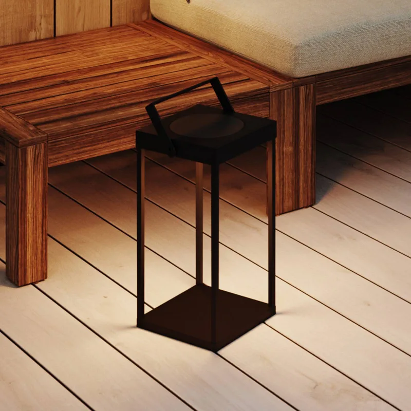Lampe à poser solaire Pure, intensité lumineuse variable de Markslöjd en Noir – photo produit 1 sur 4