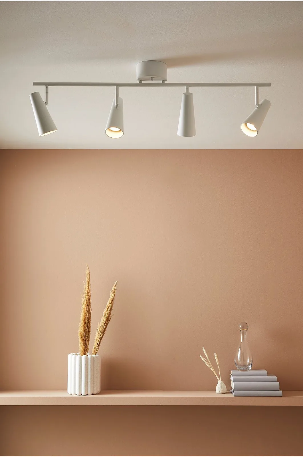 Loftspot Crest, metal, 4 lamper fra Markslöjd i Hvid – produktbillede 2 af 2