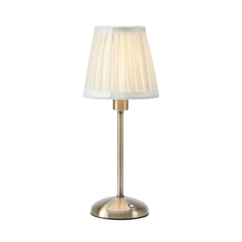 Tafellamp Anno, oud messing/wit, dimbaar, oplaadstation by Markslöjd in Oud messing, White – product photo