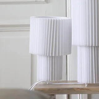 tafellamp Catis, 32 cm hoog, textiel, E27 fra Markslöjd i Hvid – produktbillede 2 af 2