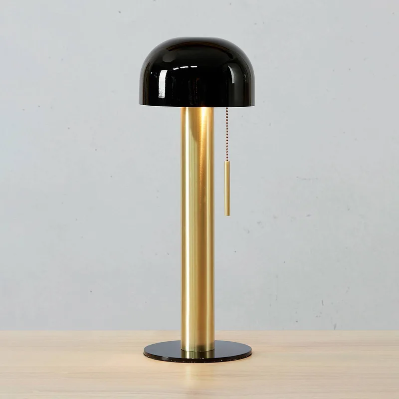 Bordslampa Costa i metall, svart/mässing von Markslöjd in Schwarz, Messing – Produktfoto 2 von 2