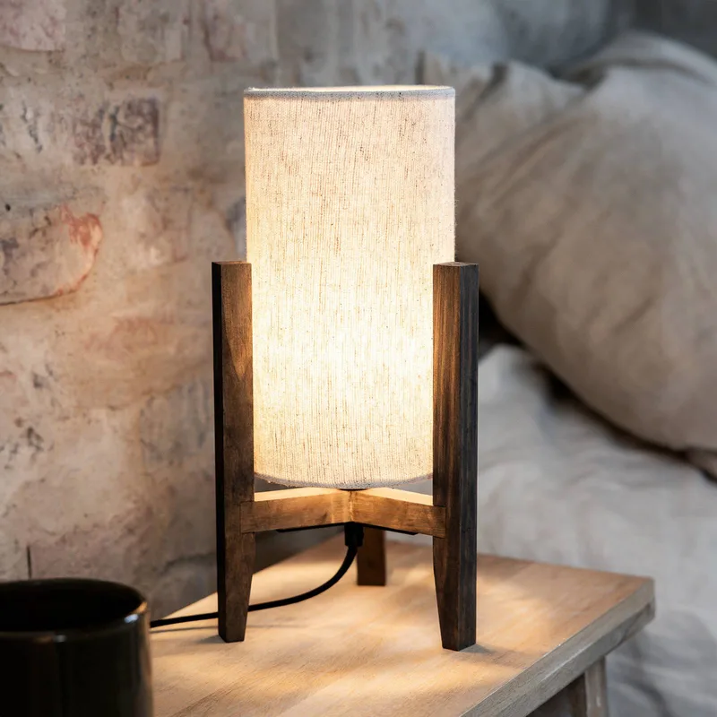 Eruca 1 Tischleuchte H34 Walnut/Beige von Markslöjd in Braun, Beige – Produktfoto 1 von 3