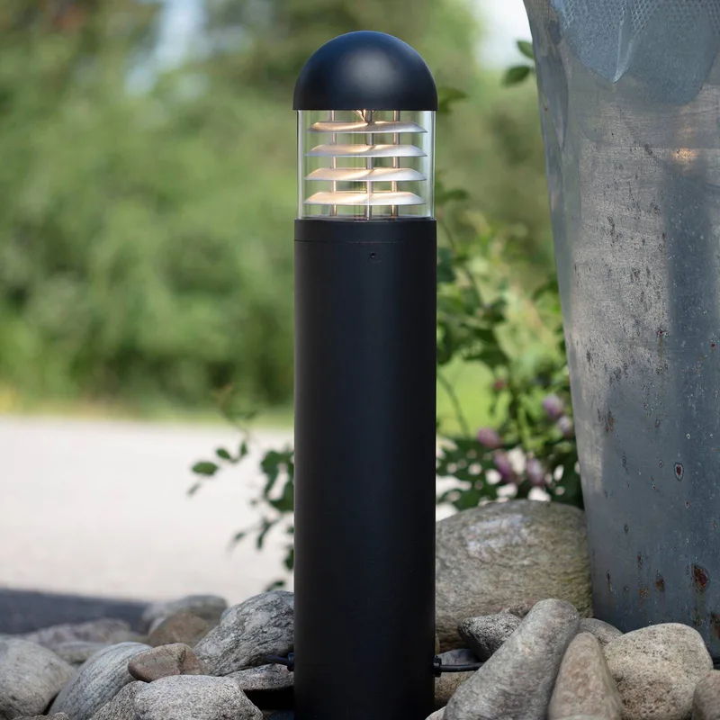 Garden 24 LED-gadelampe Stolpe, højde 60 cm fra Markslöjd i Sort, Helder – produktbillede