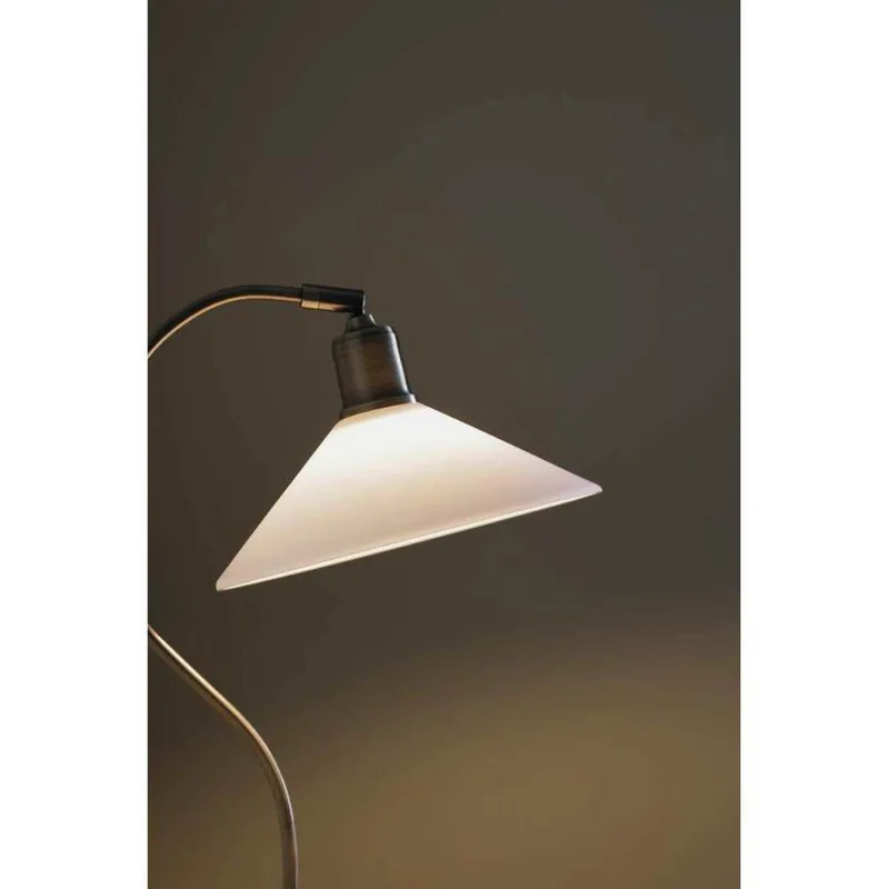 Vela Taffellamp Antique Brass/Shiny White de Markslöjd – photo produit