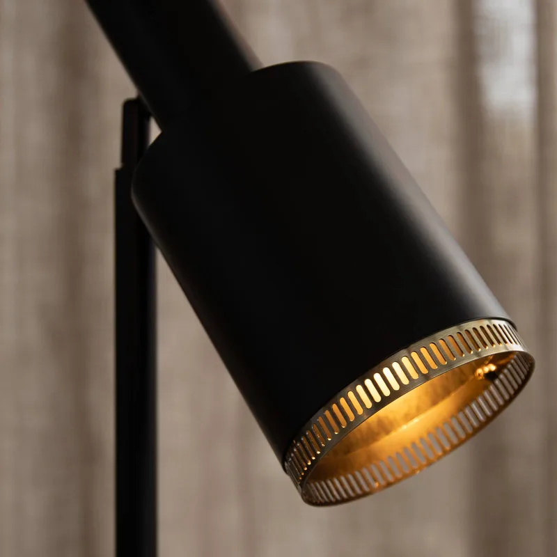 Ozzy floor lamp, metal, adjustable head de Markslöjd en Noir – photo produit 4 sur 4