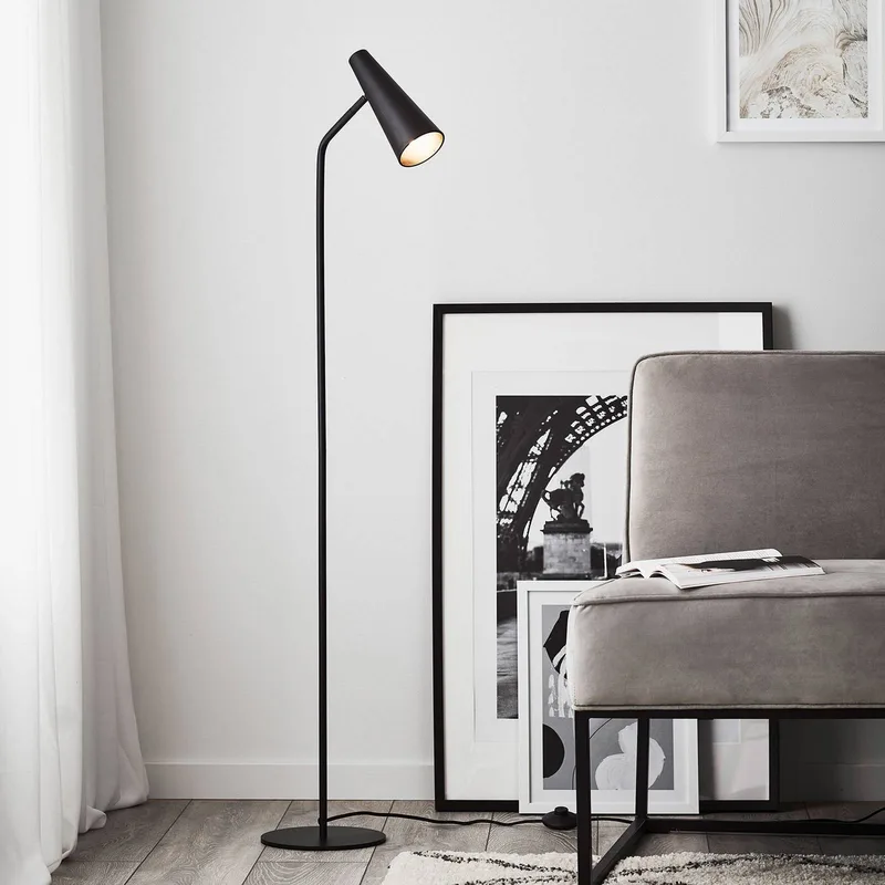 Vloerlamp Peak, variabel fra Markslöjd i Sort – produktbillede