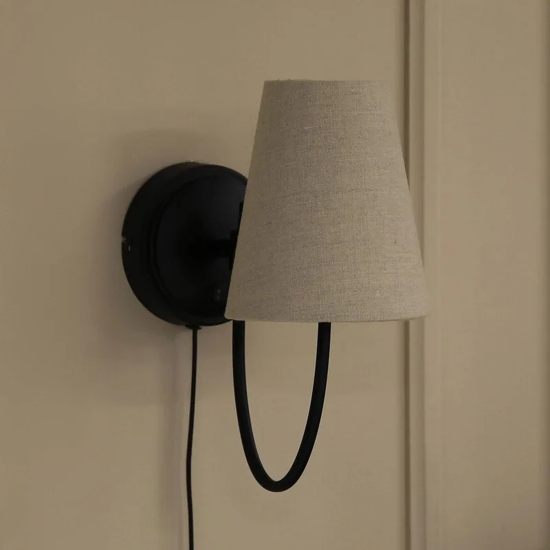 wandlamp Amar, beige/zwart, stekker, E14 fra Markslöjd i Beige, Sort – produktbillede 3 af 4