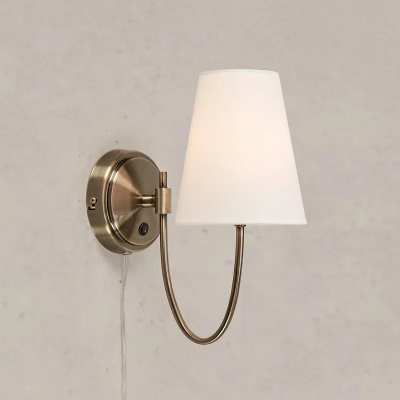 wandlamp Amar, gebroken wit/messing, stekker, E14 fra Markslöjd i Gebroken wit, Oud messing – produktbillede 3 af 4