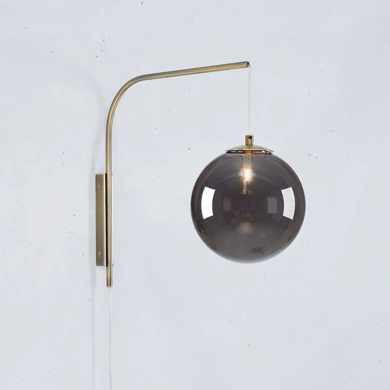 Wandlamp Dione, messing/rookgrijs, hoogte 40 cm stekker fra Markslöjd i Messing, Rookgrijs – produktbillede 2 af 2