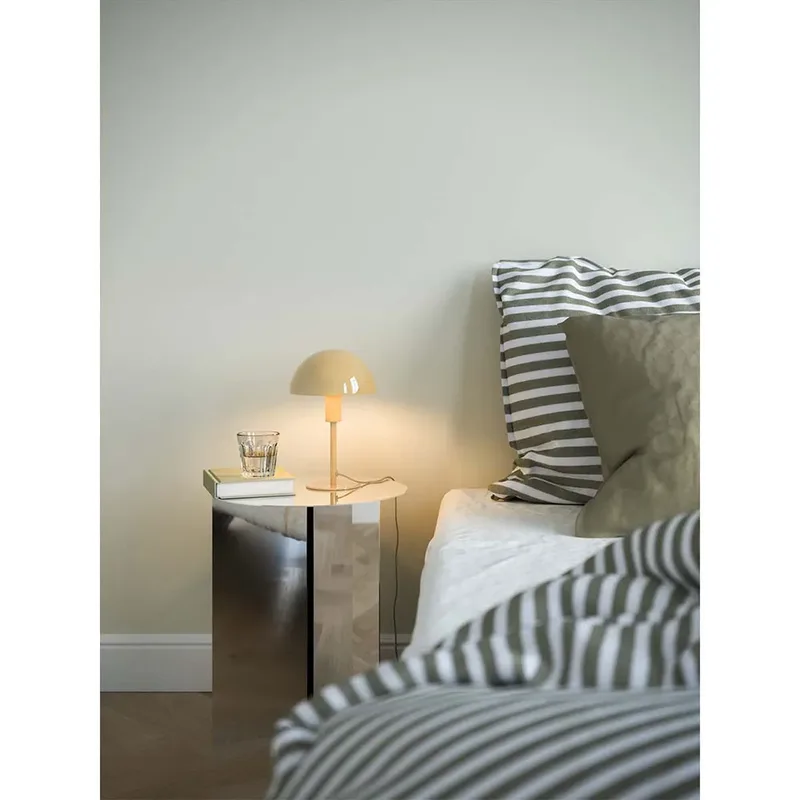 Lampe à poser ELLEN Mini métal jaune IP20 E14 de Nordlux en Jaune – photo produit 3 sur 6