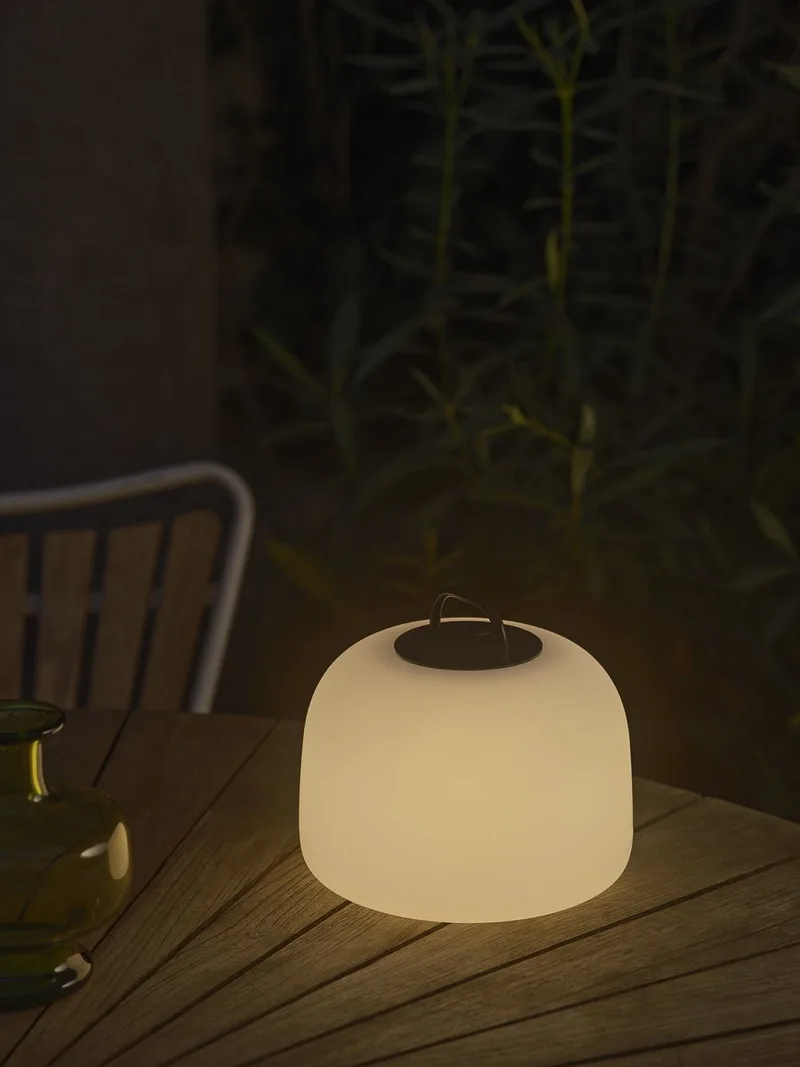 Kettle To Go 22-batterijlamp-zwart/wit fra Nordlux i Hvid – produktbillede