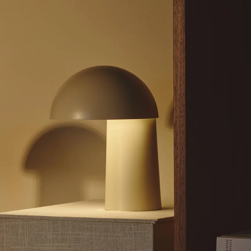 LED-batterijlamp Faye Portable, dimbaar, USB by Nordlux in Beige – product photo 1 of 4