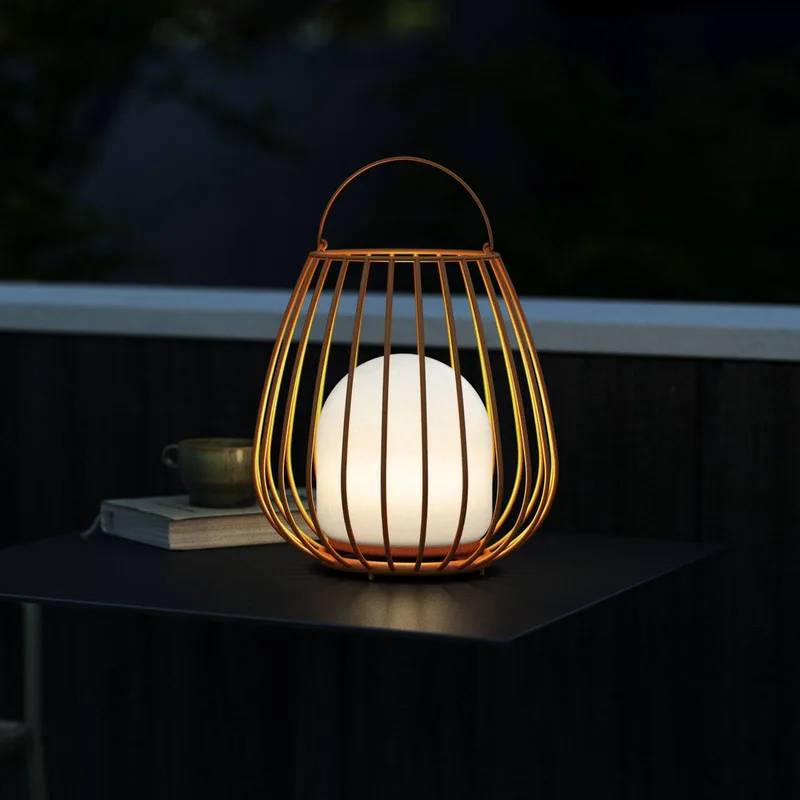 LED tafellamp Jim To-Go, voor buiten, oranje från Nordlux i Orange, Vit – produktbild 1 av 3