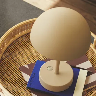 Lampe de table LED à batterie Ellen To-Go, aluminium de Nordlux en Beige – photo produit 3 sur 5