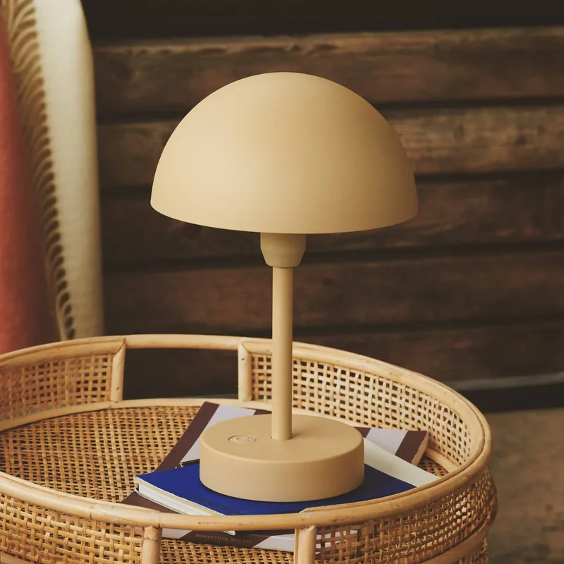 Lampe de table LED à batterie Ellen To-Go, aluminium de Nordlux en Beige – photo produit 1 sur 5