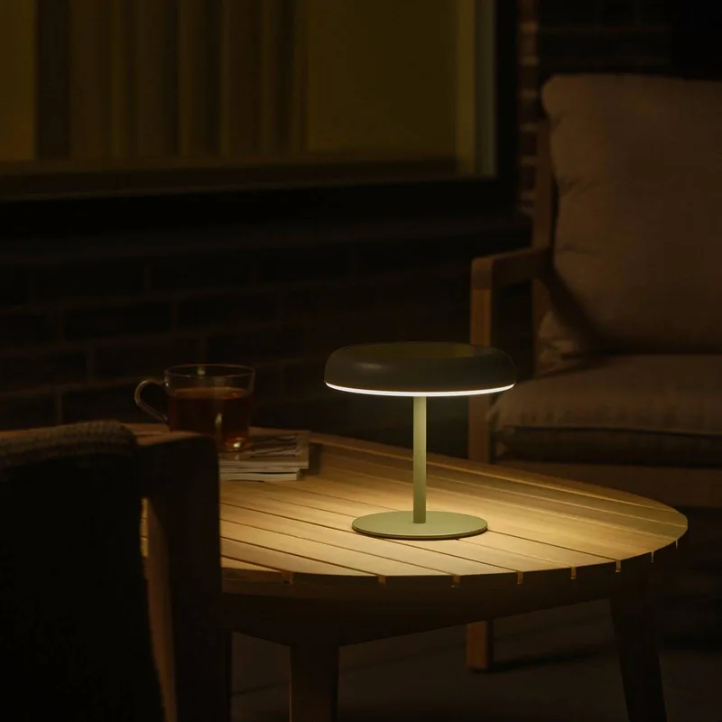 LED bordslampa med solcell och batteri Elmer, metall, IP44 från Nordlux i Grön – produktbild 3 av 5