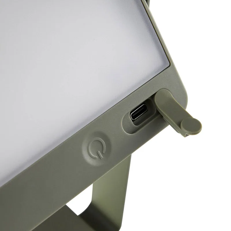 LED bordslampa Saulio, olivgrön, IP44, aluminium, USB, batteri från Nordlux i Olijfgroen, Wit gesatineerd – produktbild 3 av 4