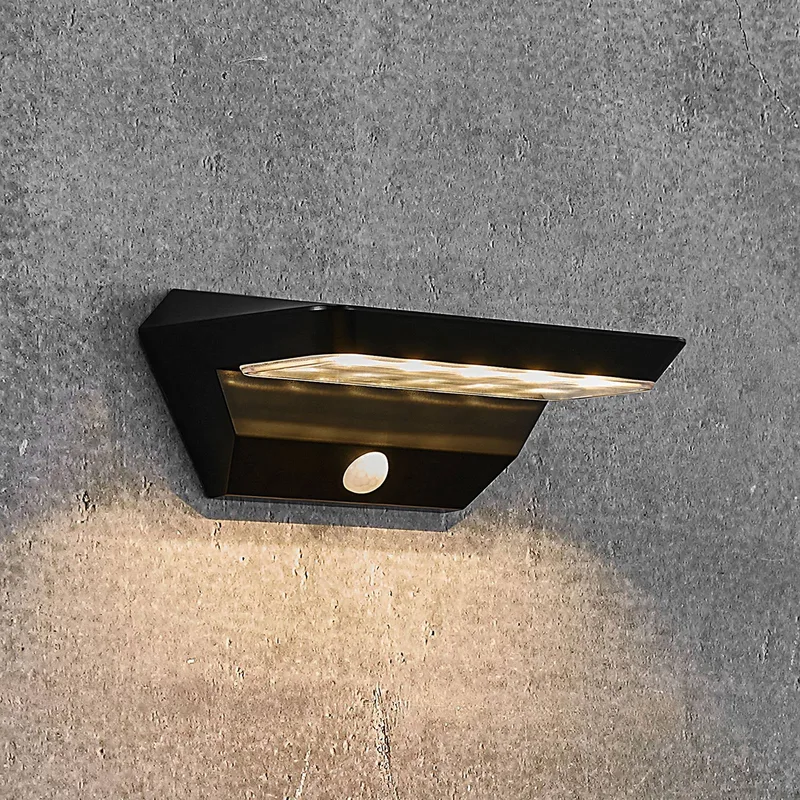 LED-solcellslampa Agena med rörelsevakt från Nordlux i Svart – produktbild 1 av 4