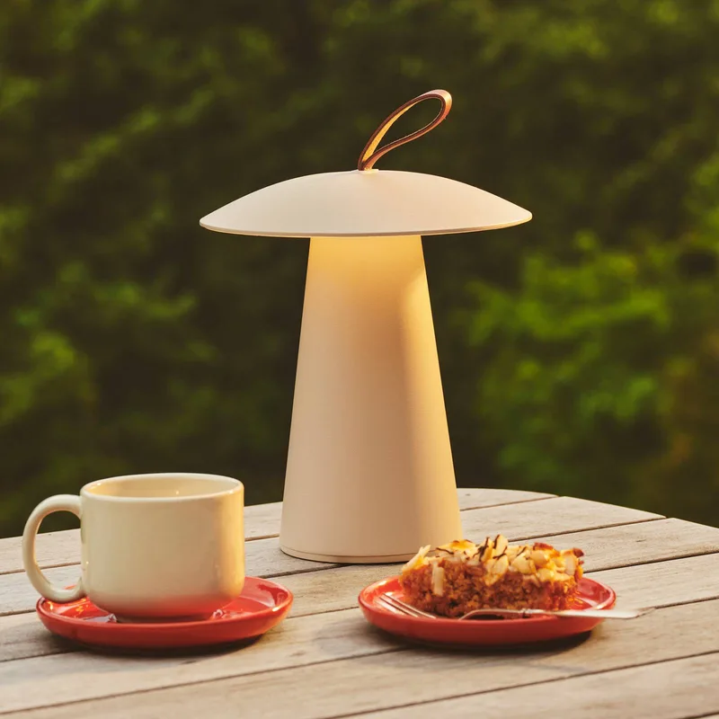 Oplaadbare Tafellamp LED Ara - 2W - 3000K - IP54 - 240 Lumen fra Nordlux i Hvid – produktbillede 4 af 5