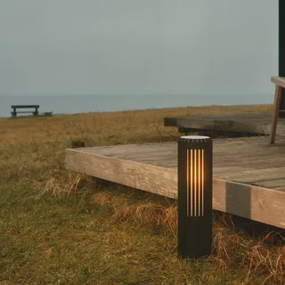 Sokkellampe Aludra 45 Seaside, aluminium fra Nordlux i Sort – produktbillede 2 af 4