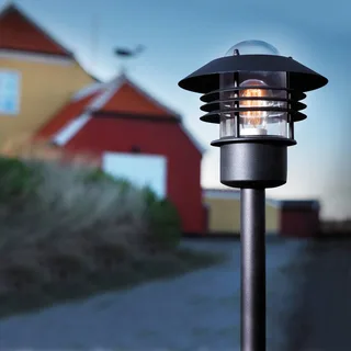 Stilfuld Vejers gadebelysning i sort fra Nordlux i Sort, Helder – produktbillede 3 af 5
