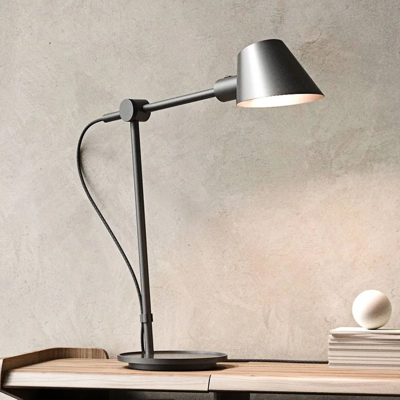 Stay Long bordlampe, sort fra Nordlux i Sort – produktbillede 1 af 3