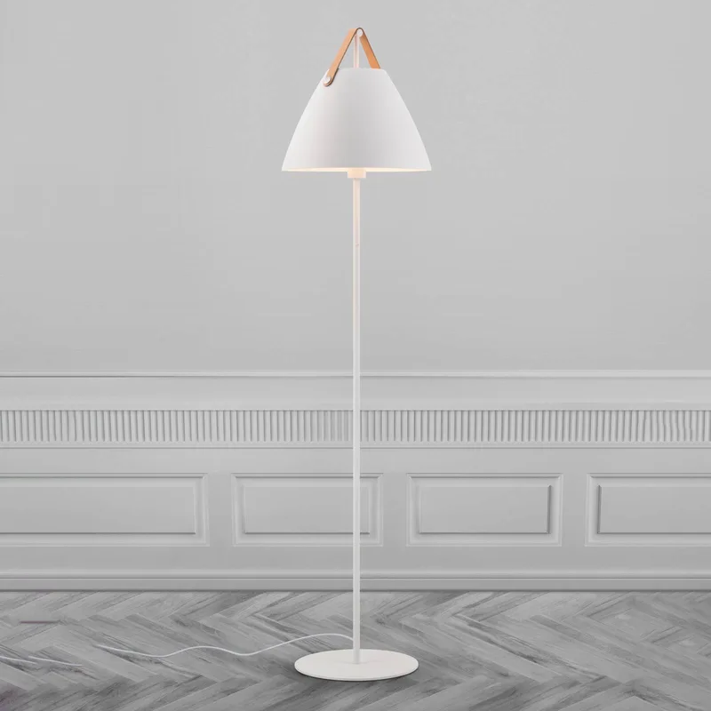Vloerlamp Strap van metaal met leren band från Nordlux i Vit – produktbild 3 av 5