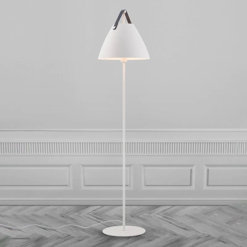 Vloerlamp Strap van metaal met leren band från Nordlux i Vit – produktbild 4 av 5