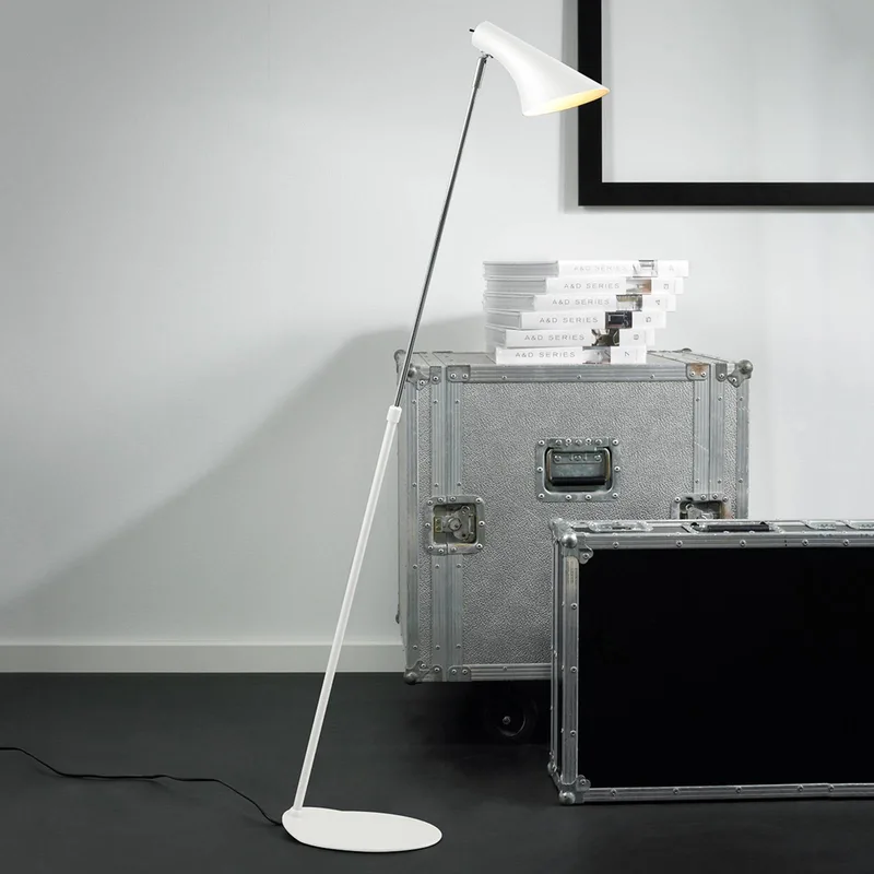 Vloerlamp Vanila, justeerbaar, wit fra Nordlux i Hvid, Sølv – produktbillede 1 af 5
