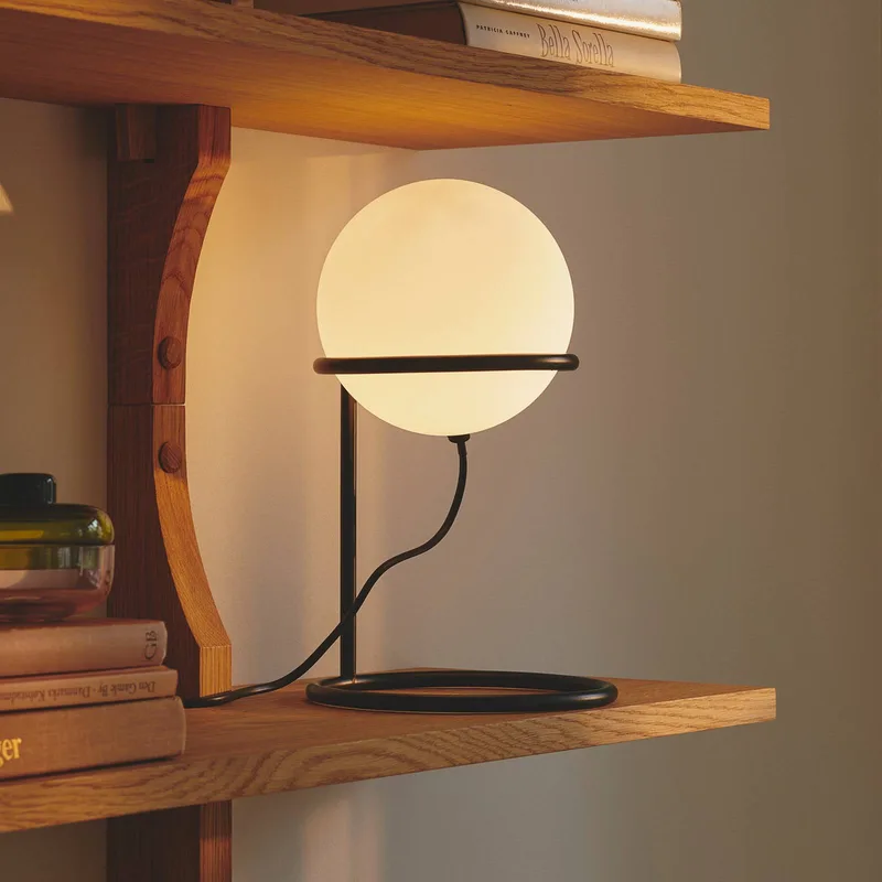 Wilson tafellamp, metaal, zwart, glazen bolkap by Nordlux in Black, White – product photo 1 of 4