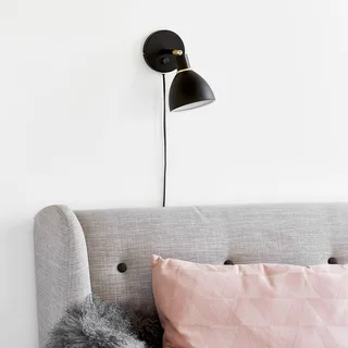 Svart vägglampa Ray med svängbar skärm från Nordlux i Svart – produktbild 2 av 3