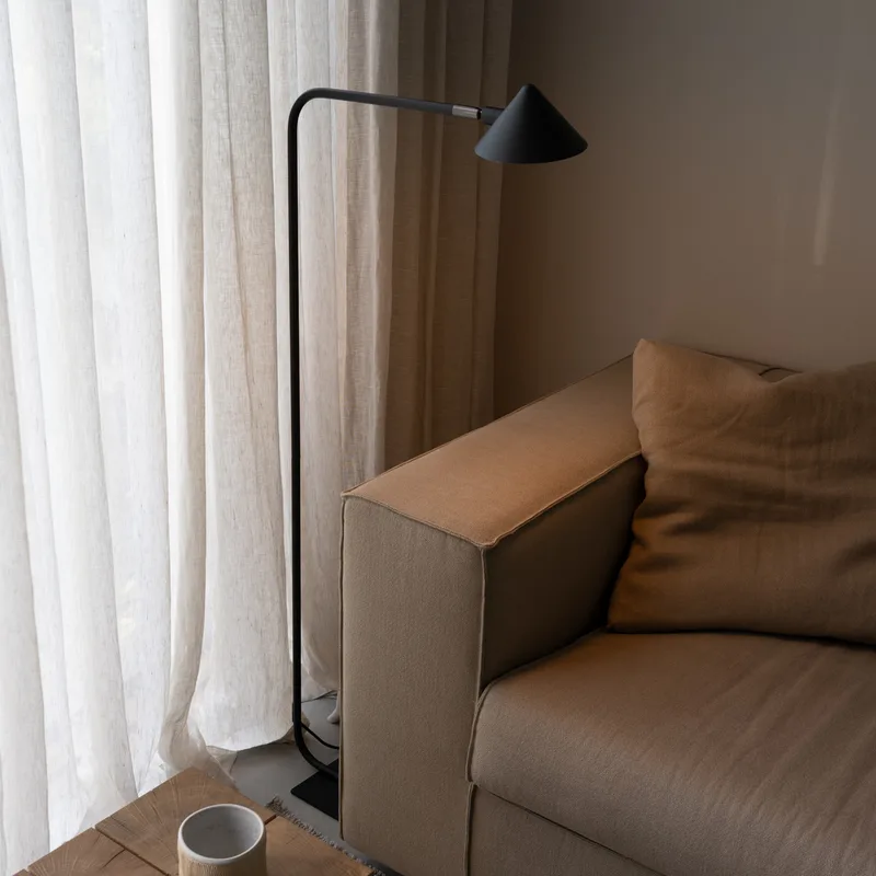 Kuro vloerlamp, zwart, hoogte 120 cm, G9, dimbaar – Watt & Veke - Woonkamer - Designer - Metaal - 1 lamp de Watt & Veke – photo produit