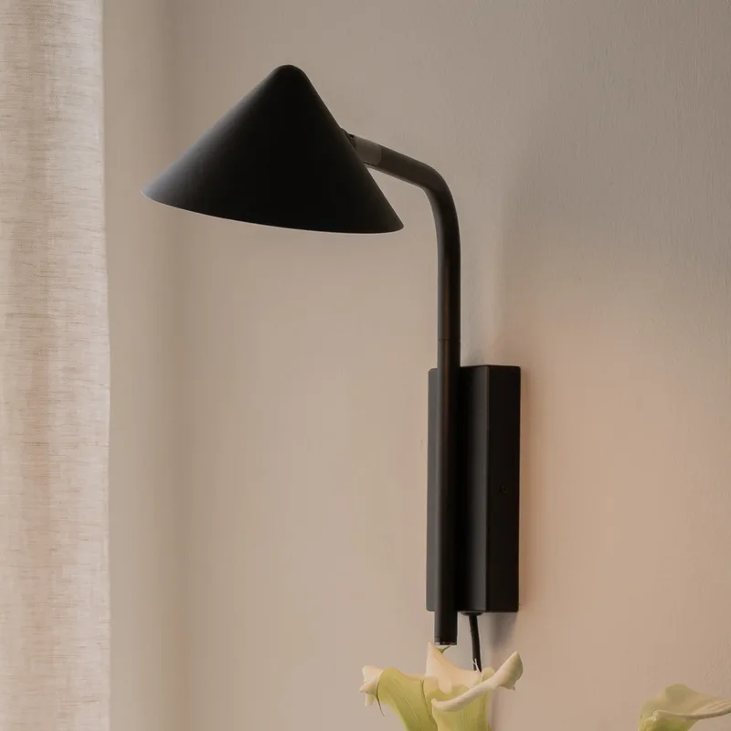Kuro wandlamp, zwart, 32 cm, stekker, G9 de Watt & Veke – photo produit
