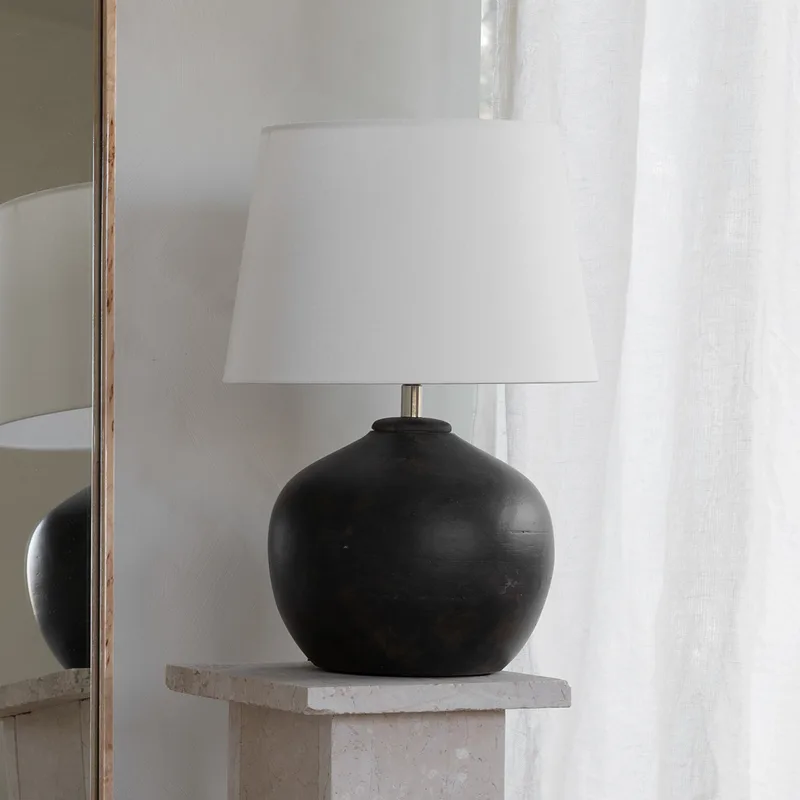 Mona Black tafellamp, zwart, hoogte 28 cm, E27 fra Watt & Veke – produktbillede