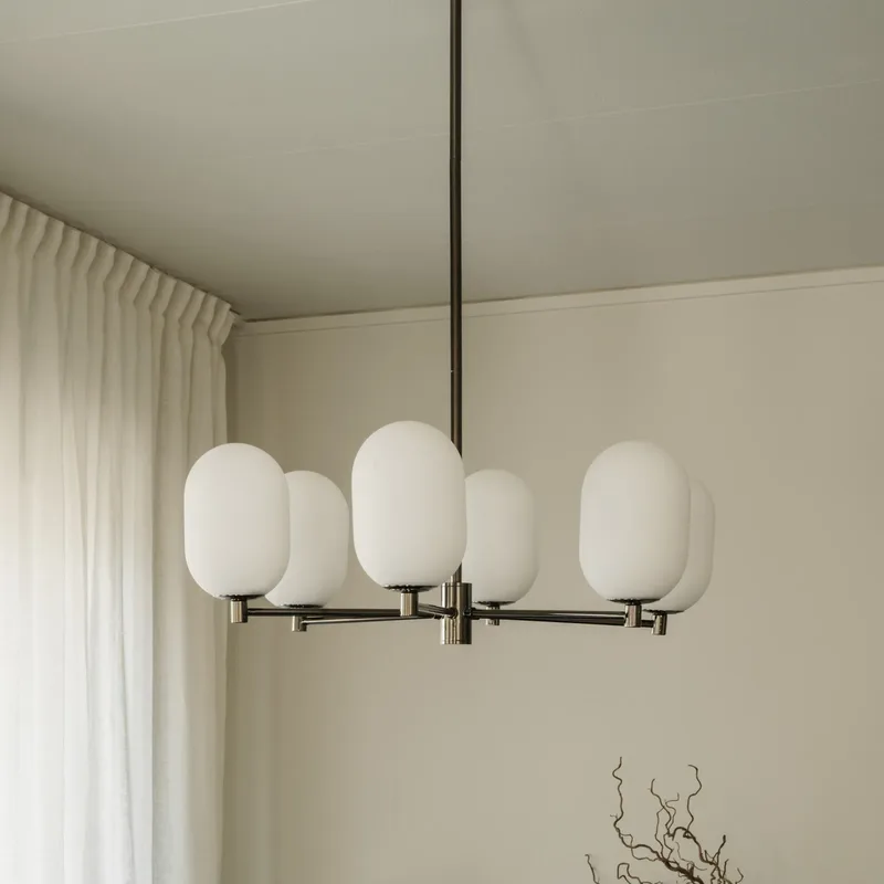 Noor hanglamp opaal/zwart, glas, 6-lamps från Watt & Veke – produktbild