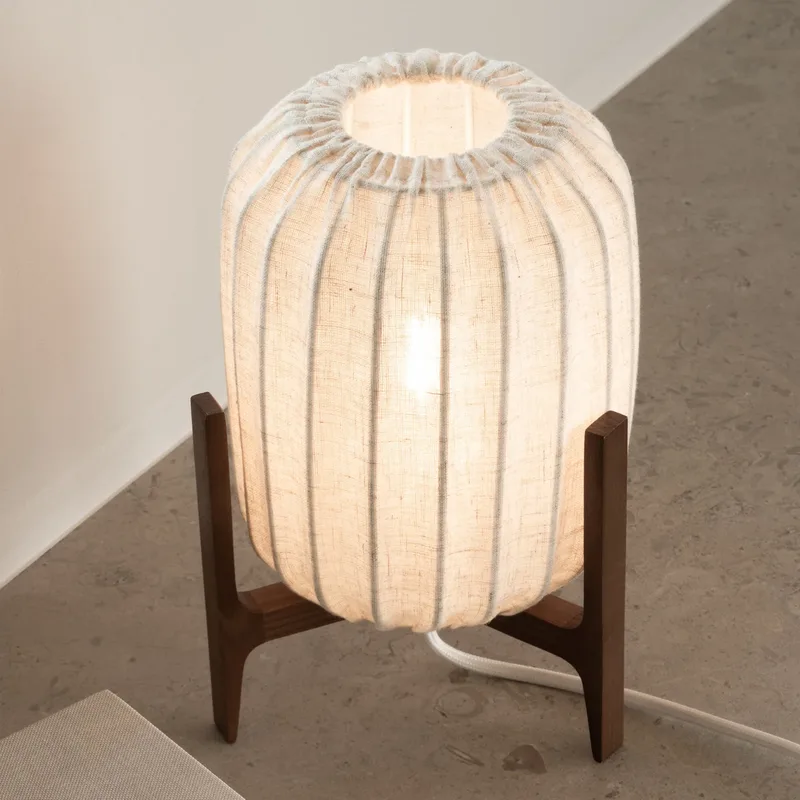 Prisma-tafellamp, essenhout/beige, 24 cm, hout de Watt & Veke – photo produit
